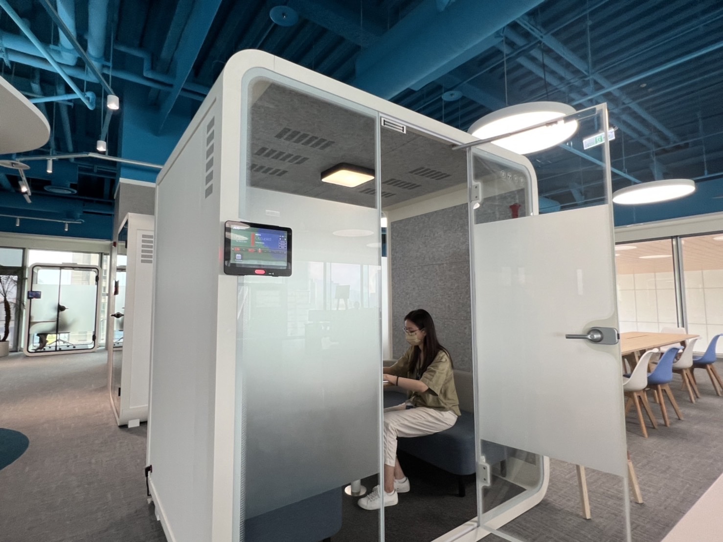 博鱼高雄據點的智慧行動辦公艙，展現博鱼在面板以外的研發應用軟實力